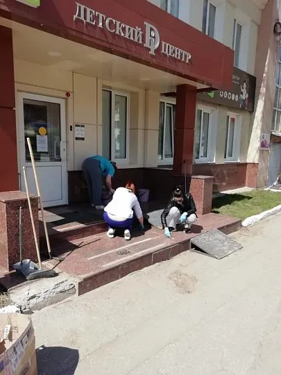 Сотрудники Медицинского Di центра вышли на субботник Фото 1