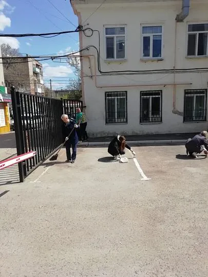 Сотрудники Медицинского Di центра вышли на субботник Фото 1