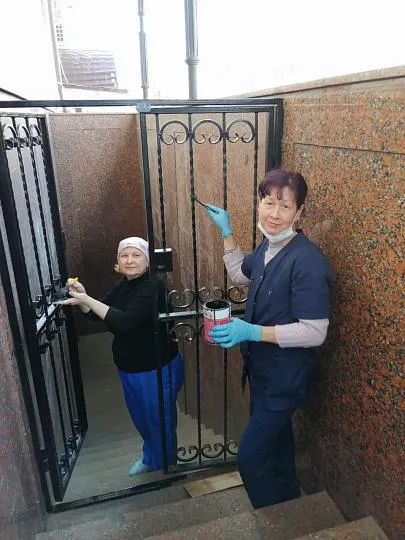 Сотрудники Медицинского Di центра вышли на субботник Фото 1